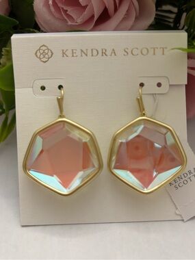 NWT Kendra Scott Vanessa Earrings in gold Blush Dichroic glass